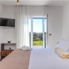 3 bedroom villa with pool, near Zadar, sleeps 8